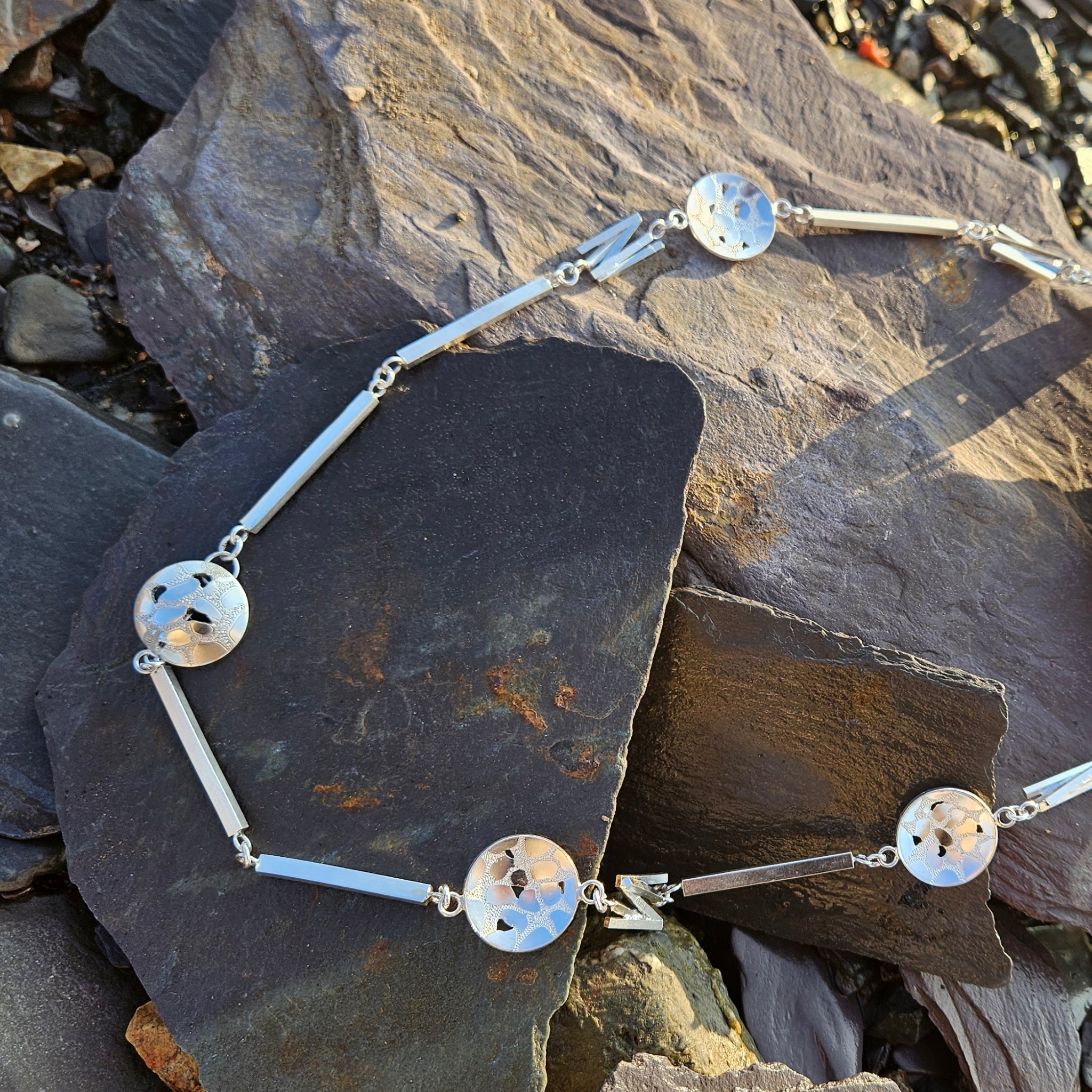 Sterling Silver Llwybr Llechi and Crawiau Necklace
